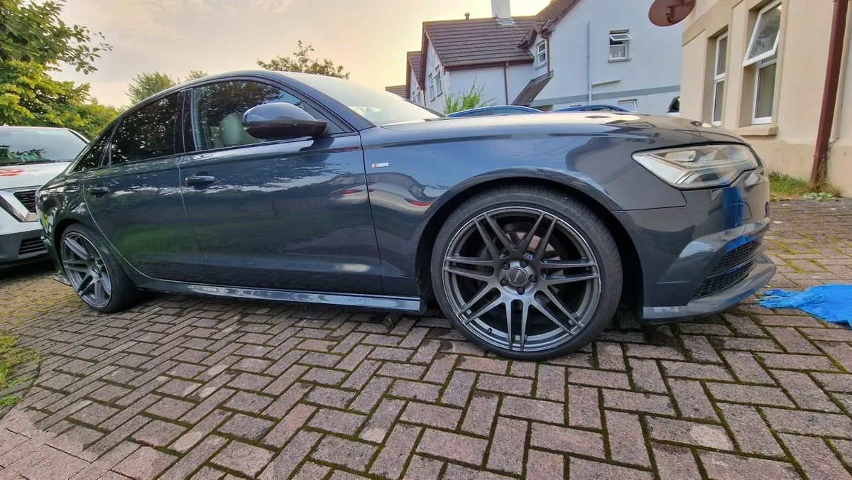 Audi A6 S-line Ultra Black ED 2015 - Image 3