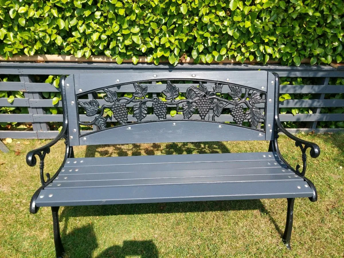 Garden bench - Image 1