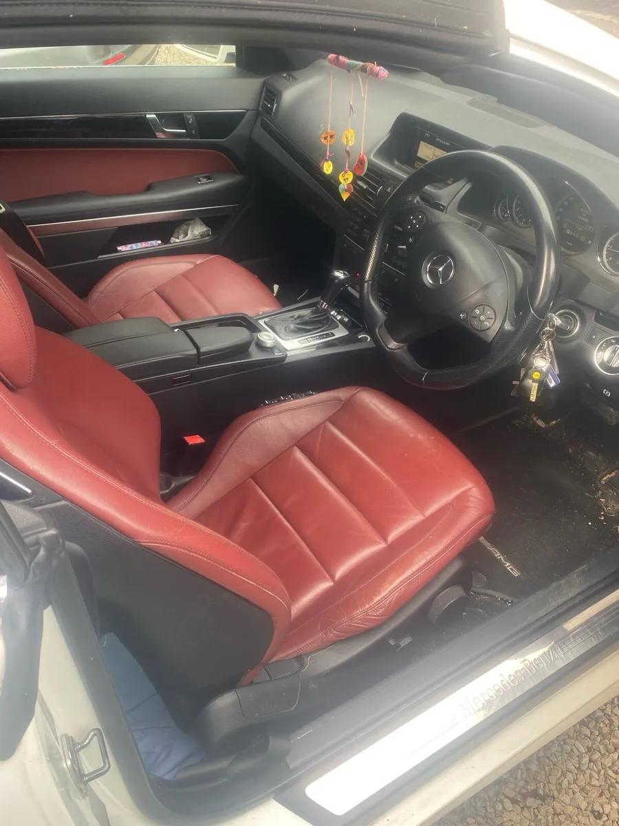 Mercedes E220 Cabriolet - Image 3