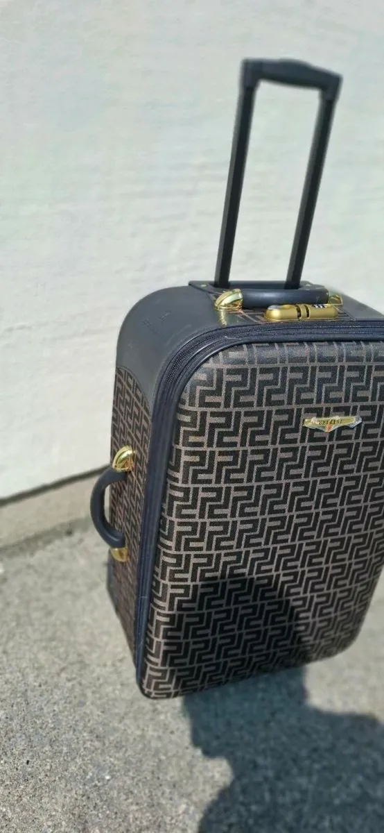 Bellini suitcase .very good condition- 20kg - Image 2