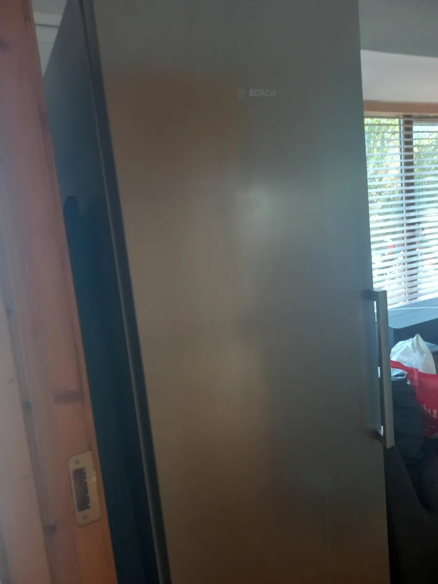 BOSCH free standing Larder (silver) fridge