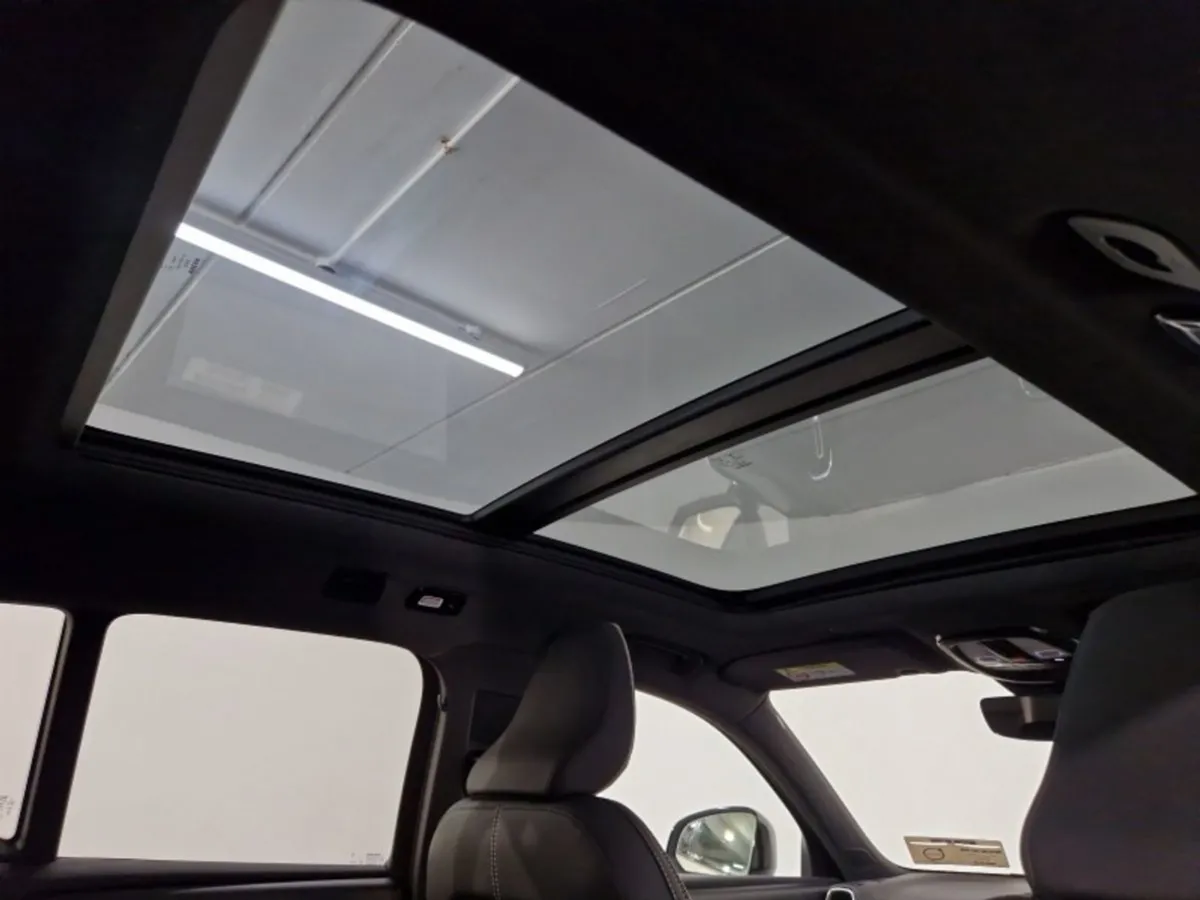 Volvo XC40 BEV Ultimate - Image 4