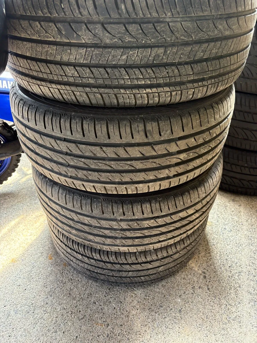 17 inch vw golf Highline sport alloys - Image 2