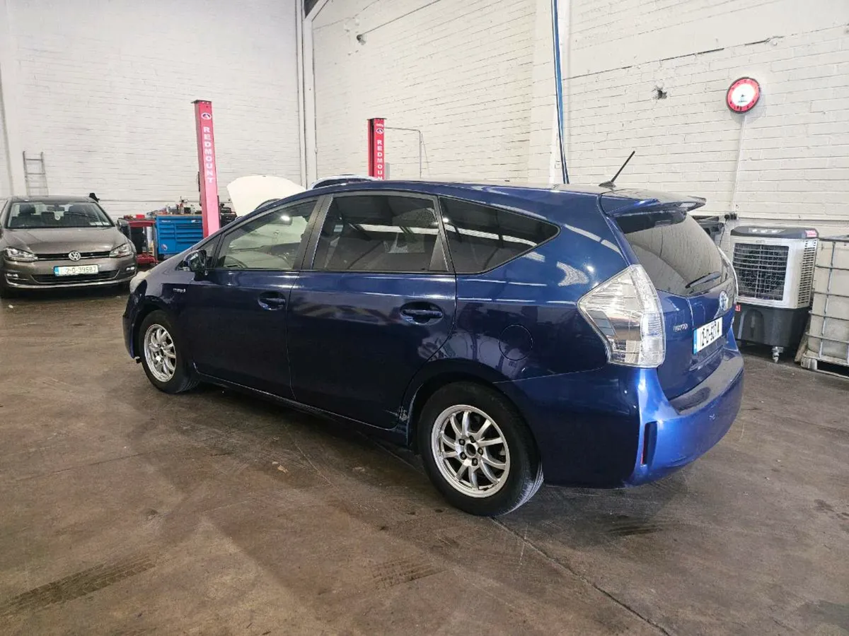 Toyota prius 7 seter alpha - Image 3