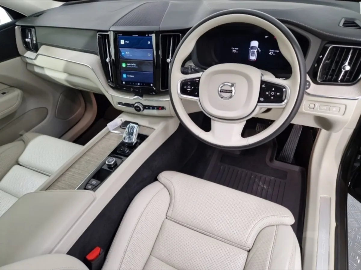 Volvo XC60 T6 Phev Inscription AWD - Image 4