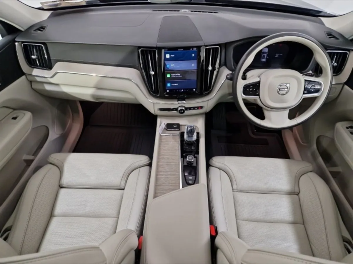 Volvo XC60 T6 Phev Inscription AWD - Image 4