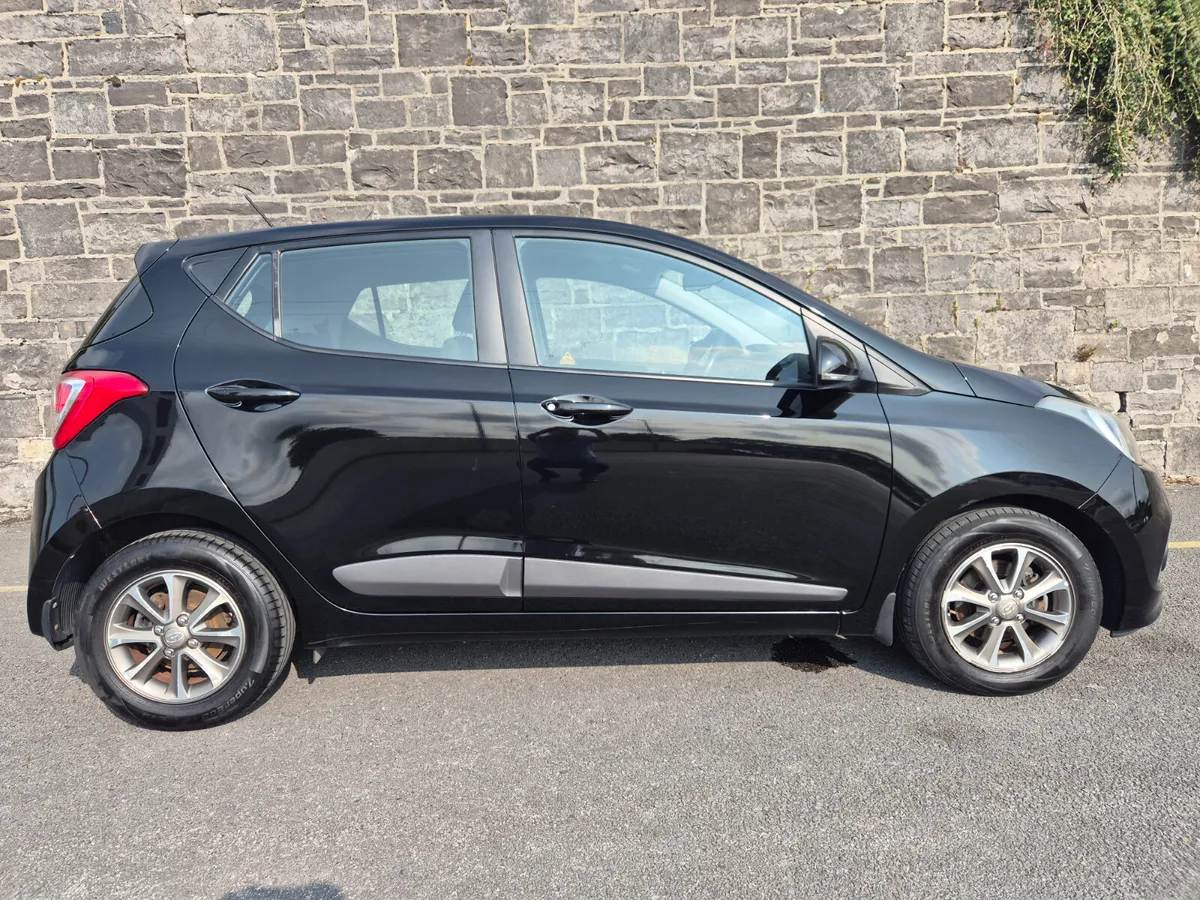 15 Hyundai i10, Low km, New NCT - Image 3