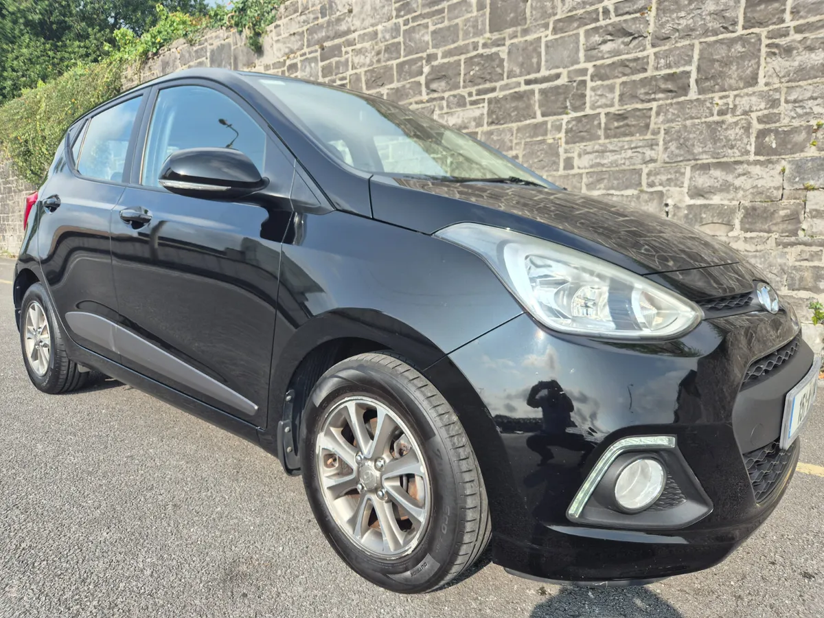 15 Hyundai i10, Low km, New NCT - Image 4