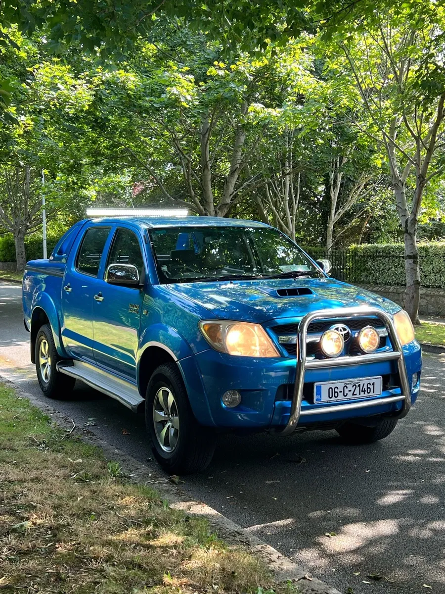 Toyota Hilux Vigo (Low Mileage) - Image 1