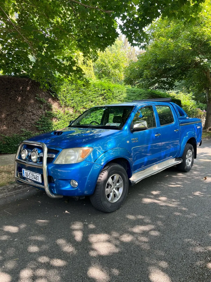 Toyota Hilux Vigo (Low Mileage) - Image 2