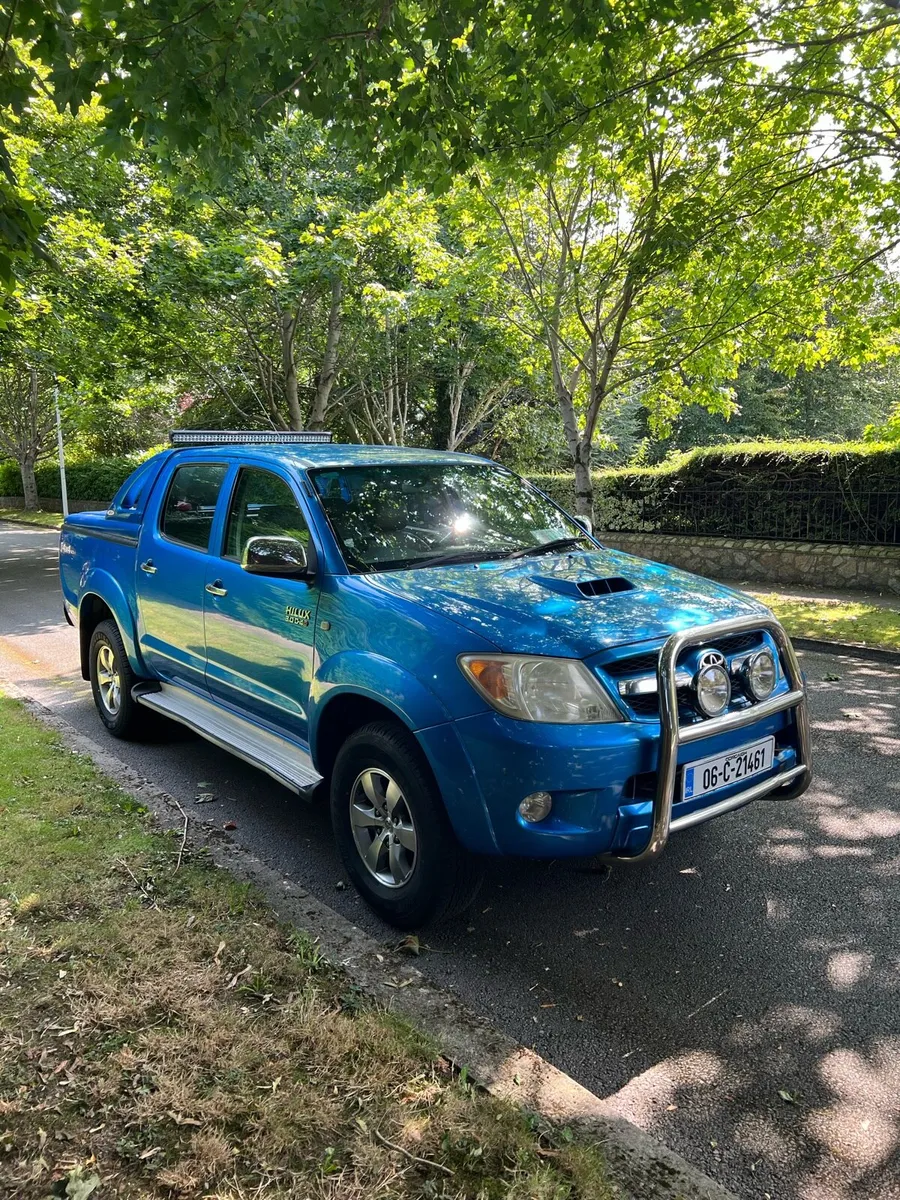 Toyota Hilux Vigo (Low Mileage) - Image 3