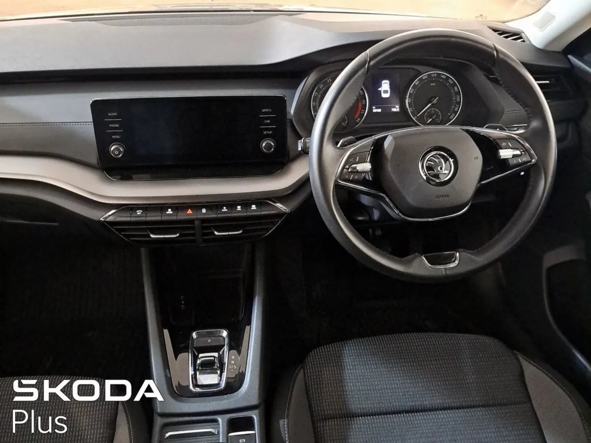 Skoda Octavia Octavia AMB 2.0tdi 115HP DSG - Image 4