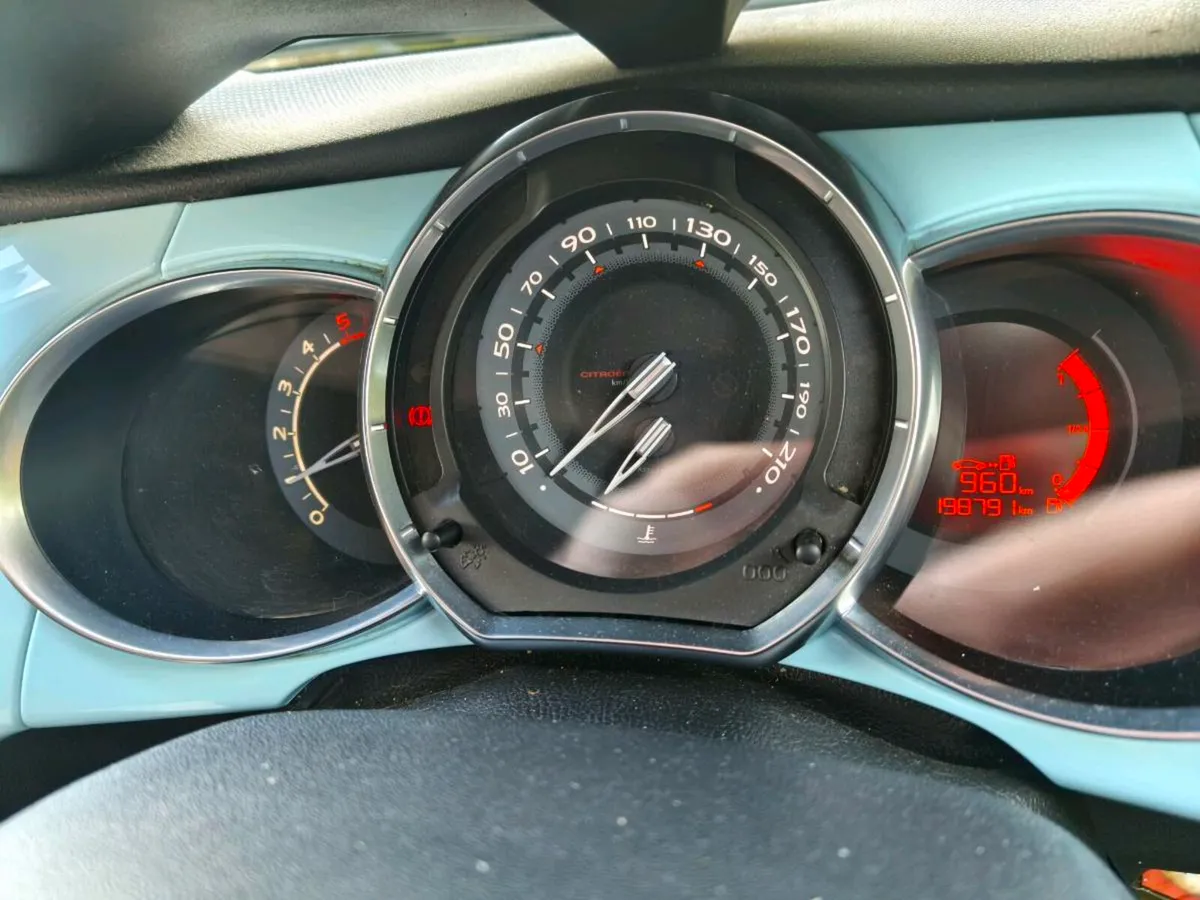 Citroen DS3 2011 1.6 diesel - Image 2