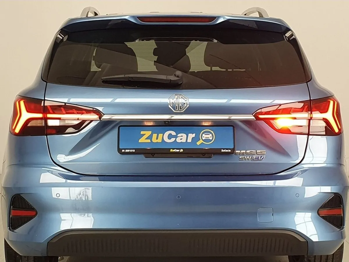 MG MG5 5 Trophy Trophy 156 Electric 61.1 kWh Auto - Image 4