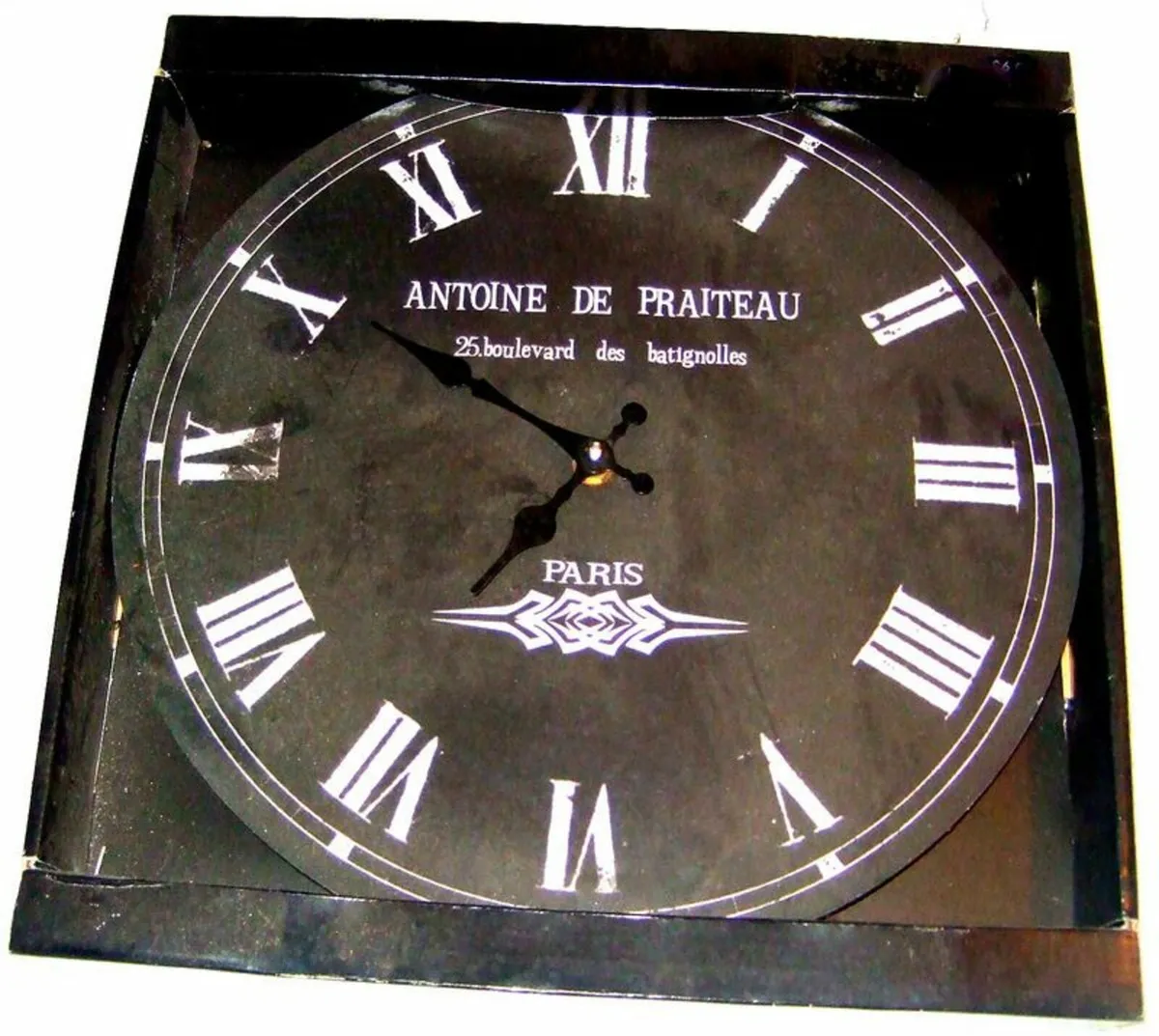 BNWT Harrods Wall Clock - Image 4