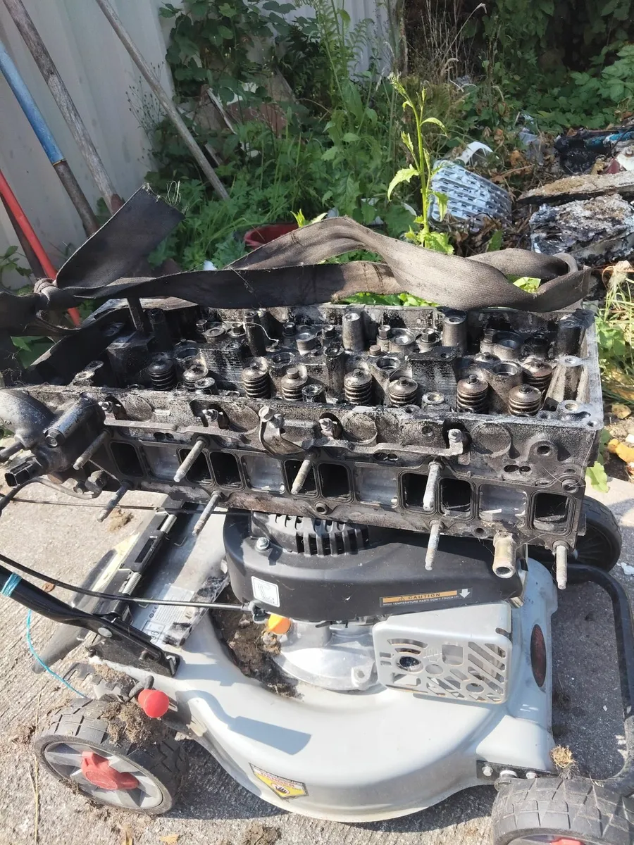 Pajero parts 00-06 2.5 3.2 may fit parts - Image 1