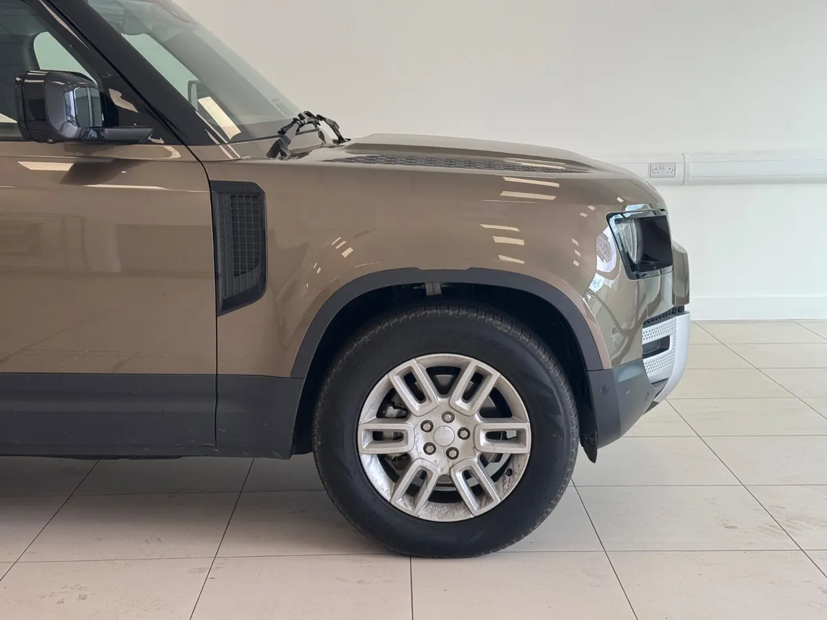 Land Rover Defender 2024 diesel plus vat @23% - Image 2