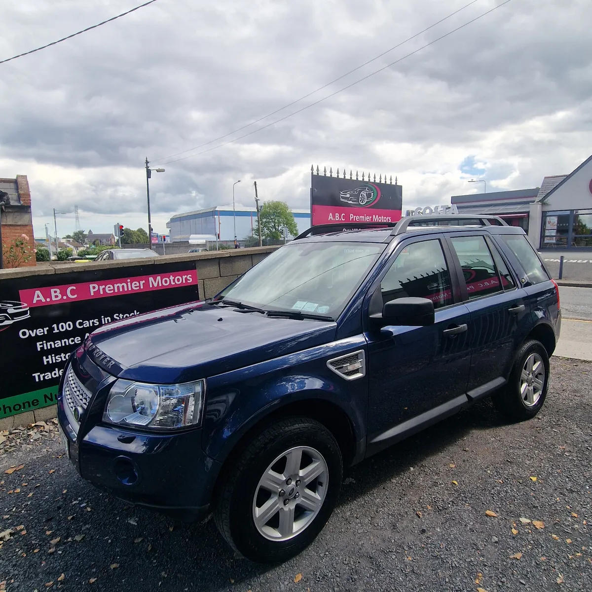 Land Rover Freelander 2010 1 Owner 4WD - Image 3