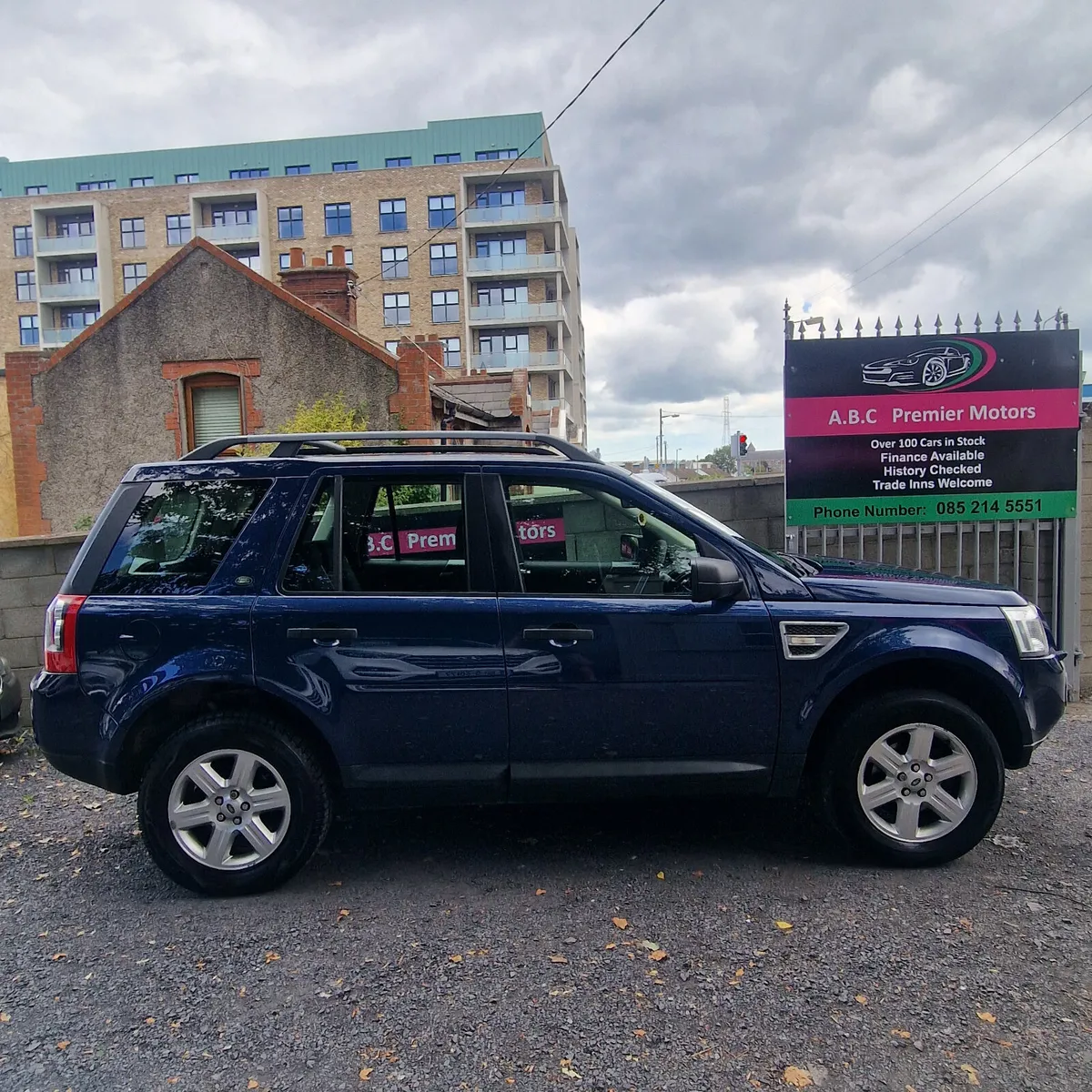 Land Rover Freelander 2010 1 Owner 4WD - Image 2
