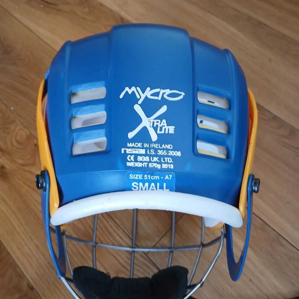 Hurling helmet - Image 2
