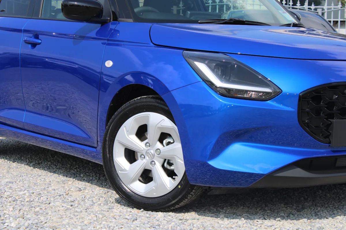 Suzuki Swift 1.2 Motion Hybrid - Image 3