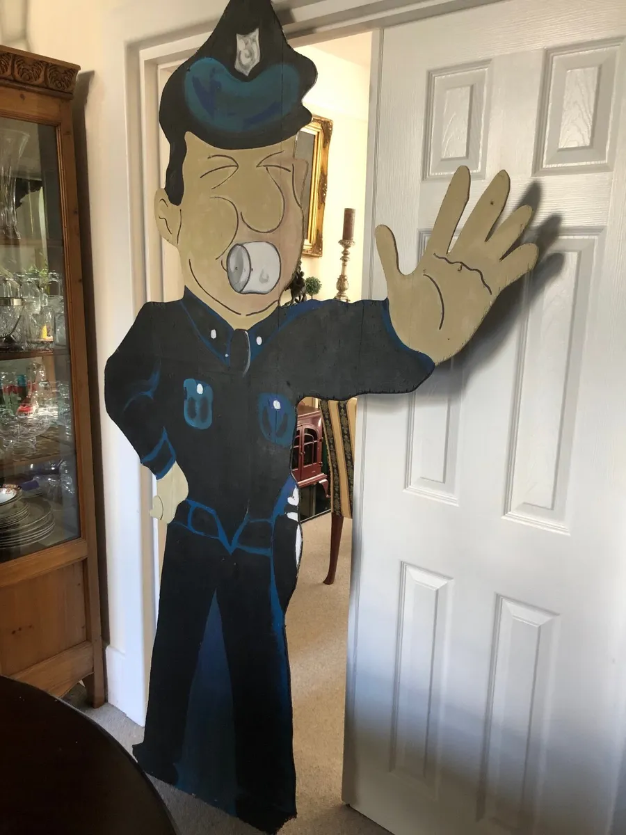 USA Traffic Cop billboard  👮‍♀️ - Image 2