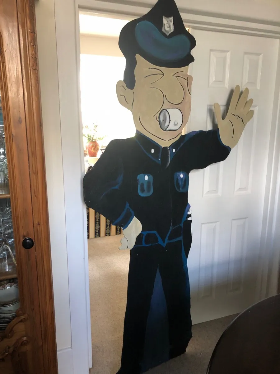 USA Traffic Cop billboard  👮‍♀️ - Image 3