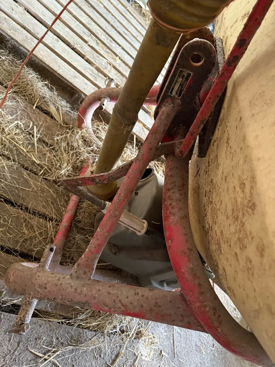 Vicon fertiliser spreader - Image 4