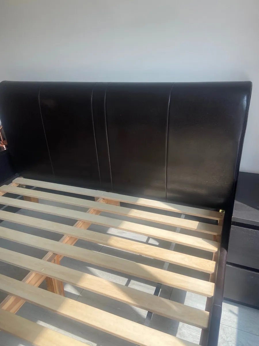Sleigh Bed - Image 3