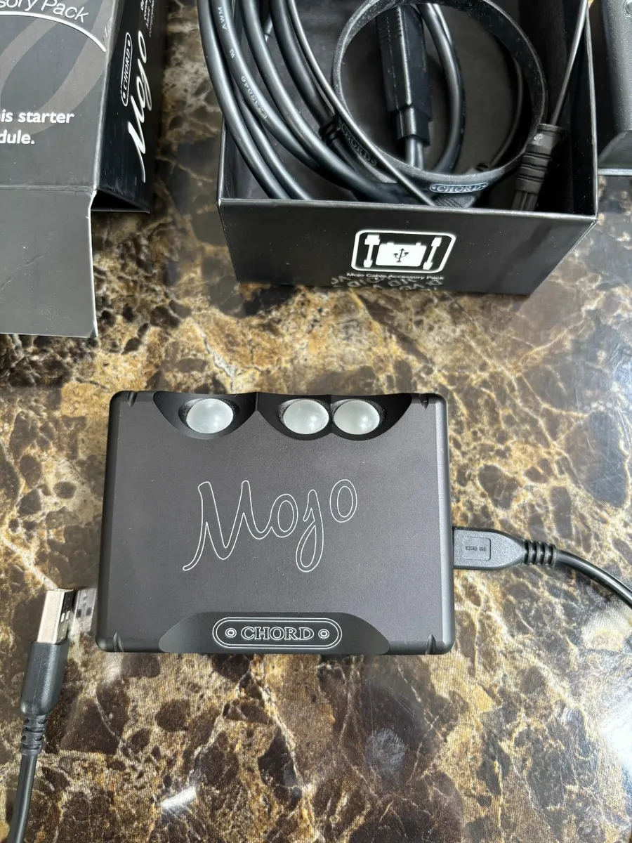 Chord Mojo Headphone Amp/DAC - Image 1
