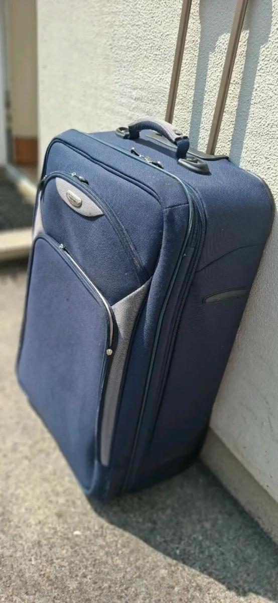 30 kg luggage case- good condition - Image 4