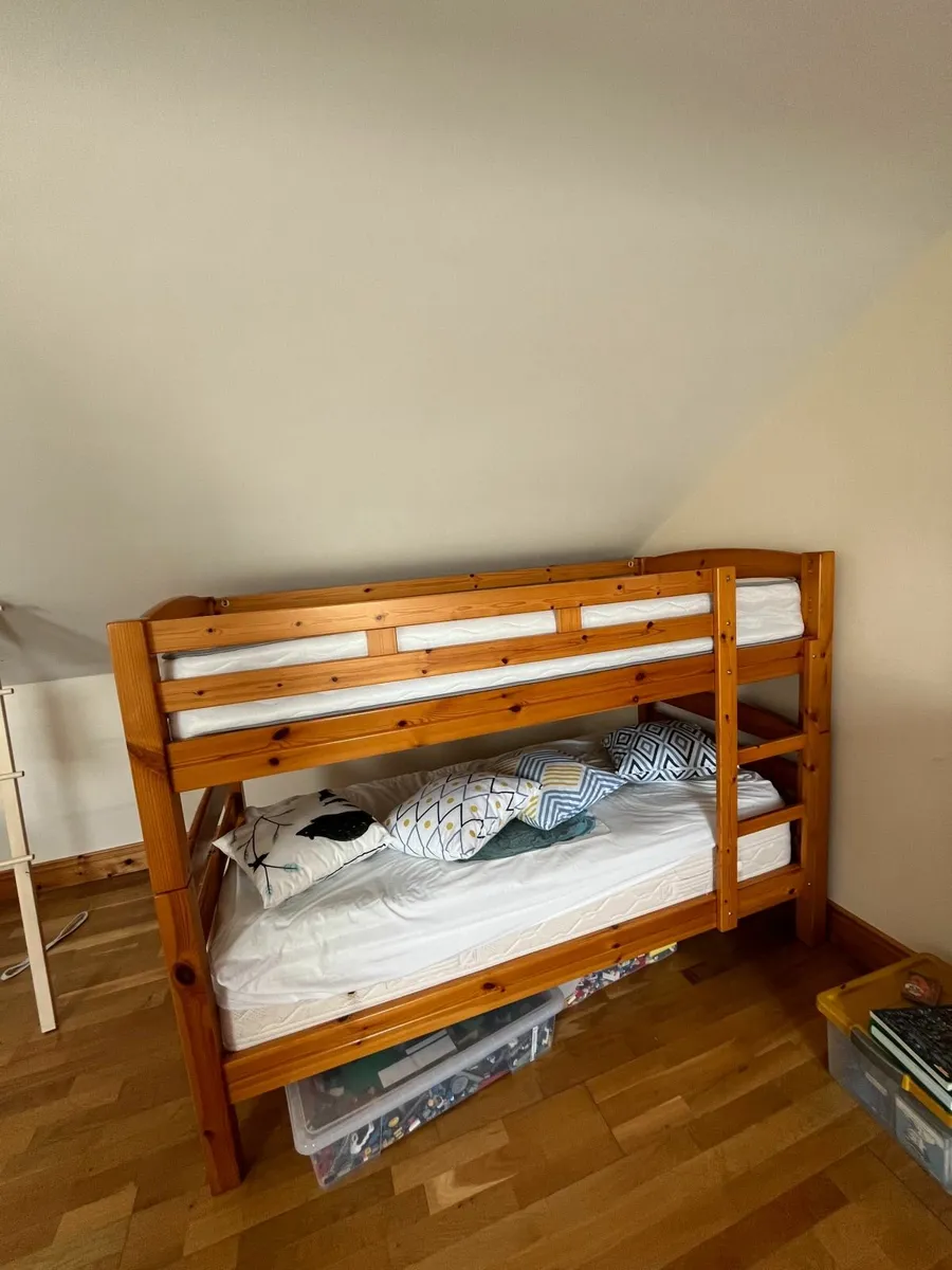 Bunk beds - Image 1