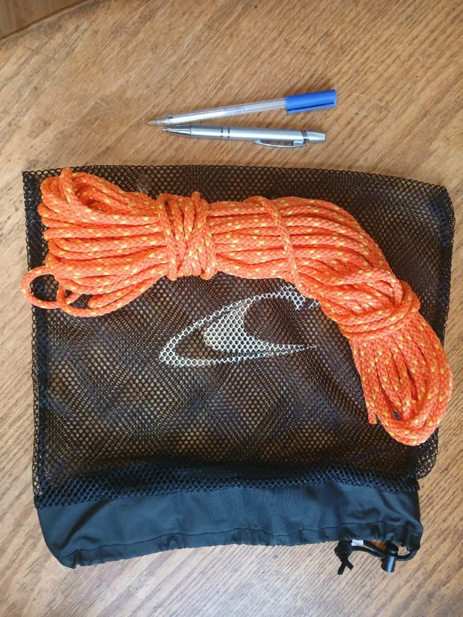 NEW 23.5 meters of floating rope, throwbag.