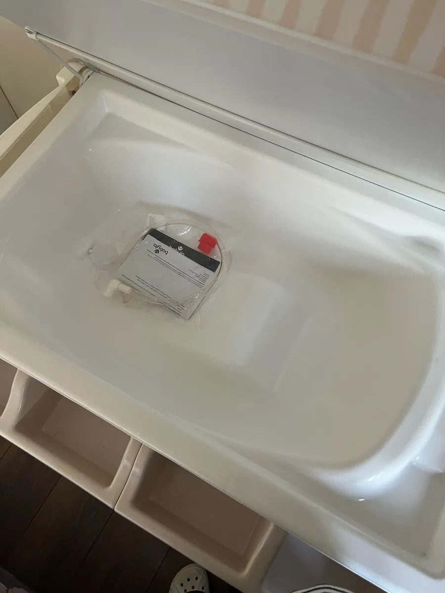 Babylo Changing Table - Image 4