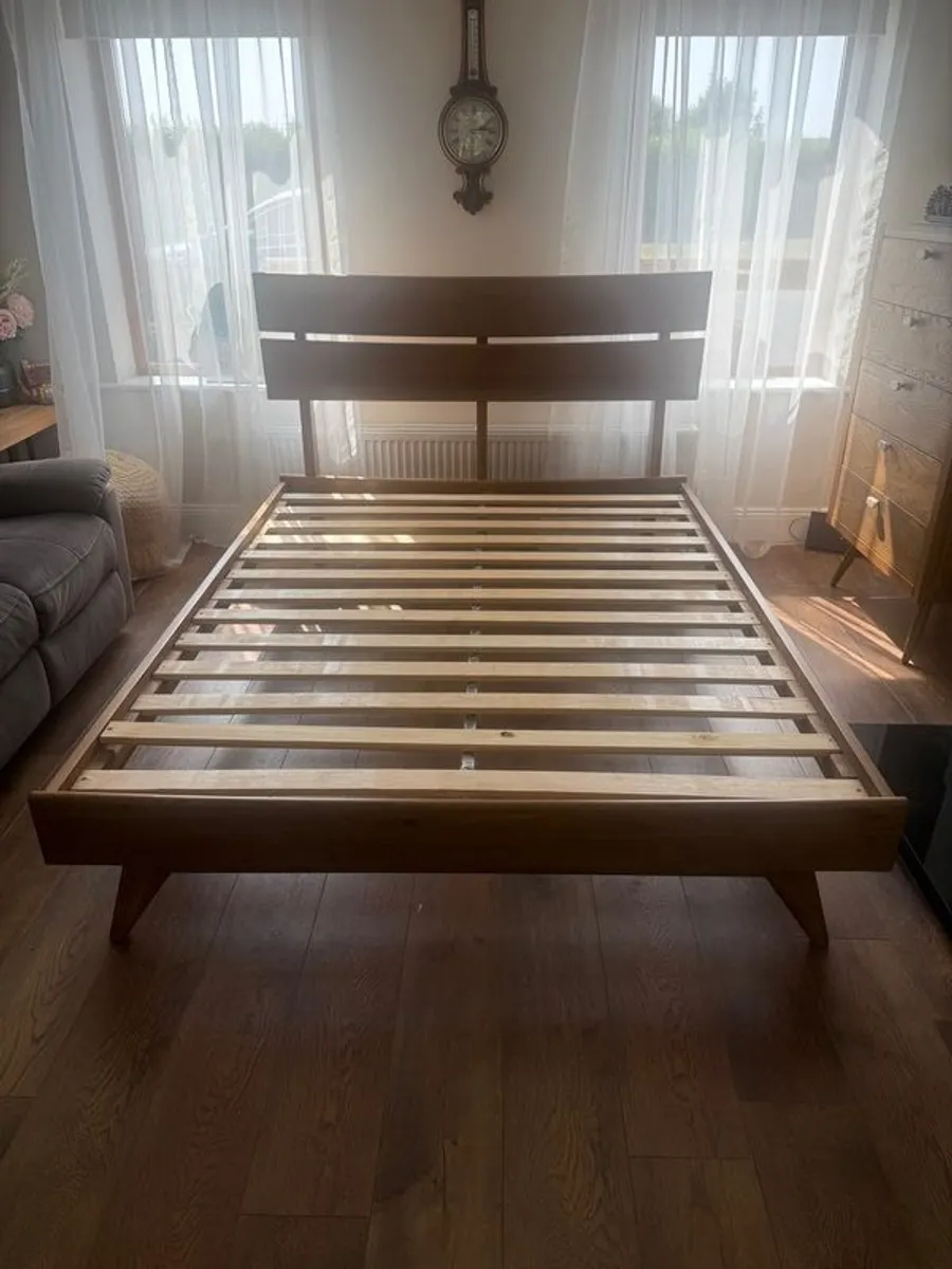Bed frame 5 foot (king) immaculate.. can deliver - Image 2