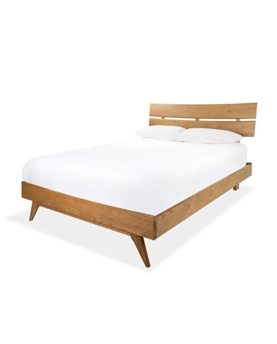 Bed frame 5 foot (king) immaculate.. can deliver - Image 3