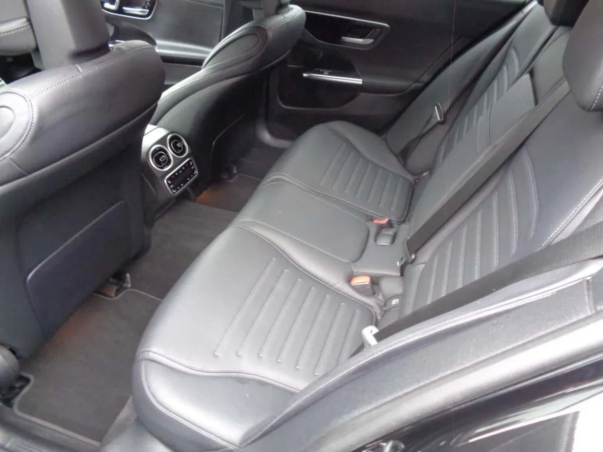 221 Mercedes-Benz C300e Premium Plus - Image 4