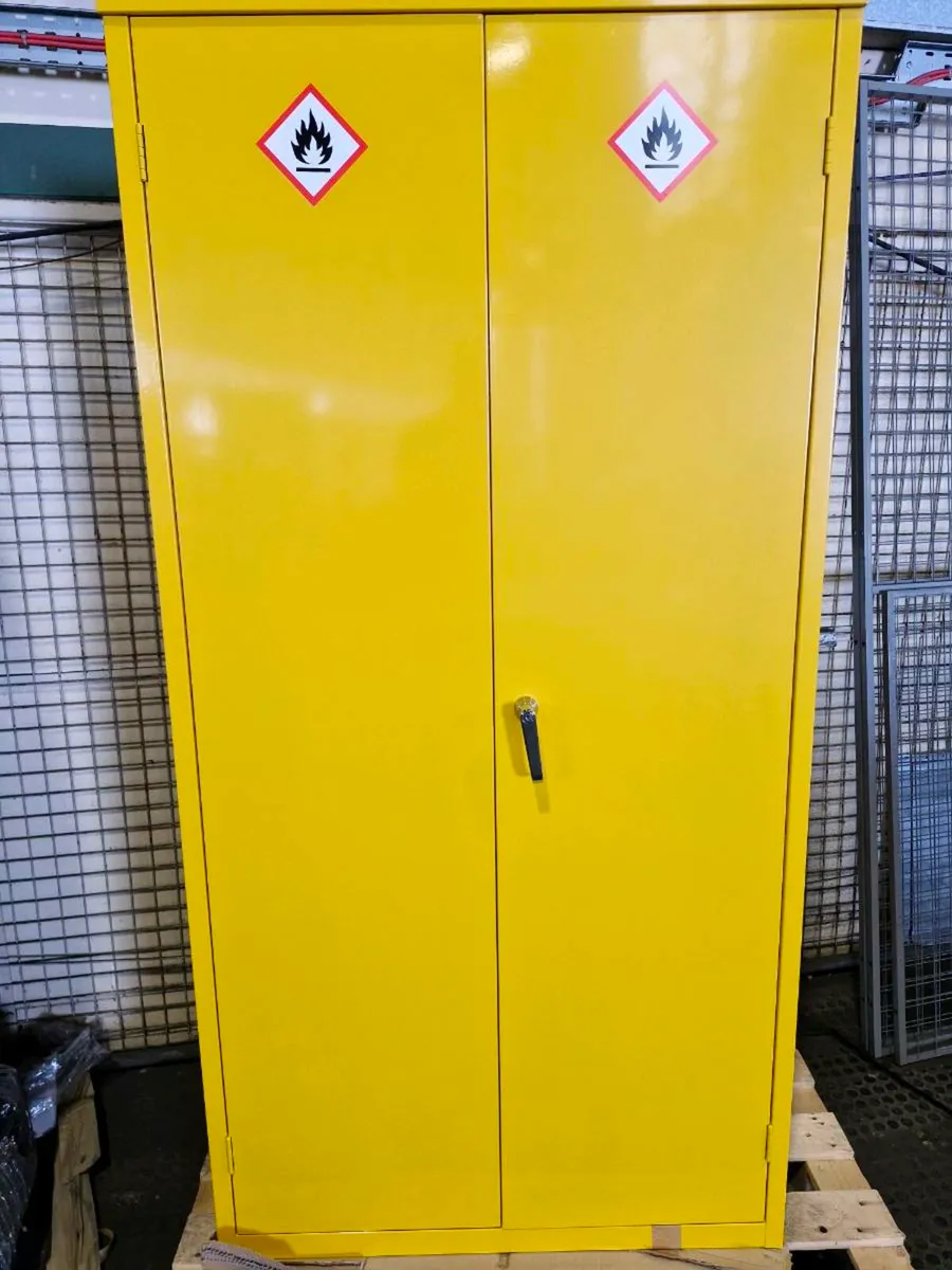 HAZARD Cabinet
