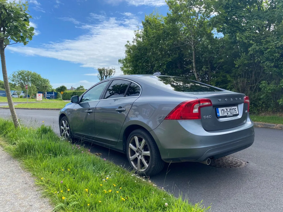 Volvo S60 2017 - Image 2