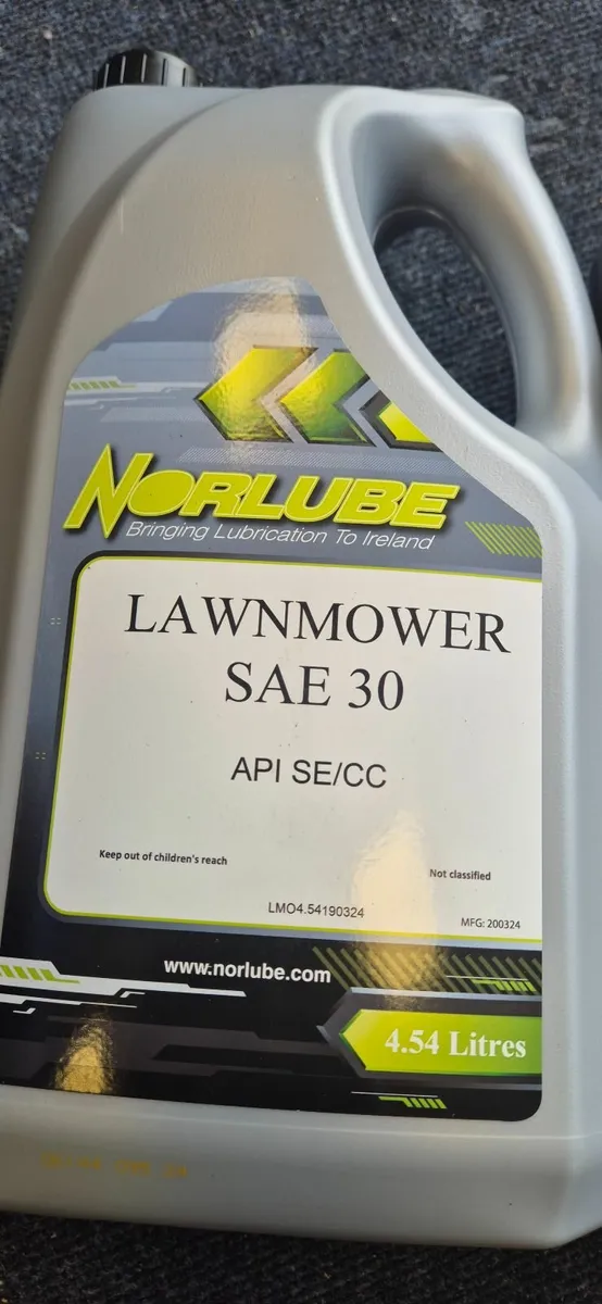 4.5L Lawnmower 4 stroke oil €22