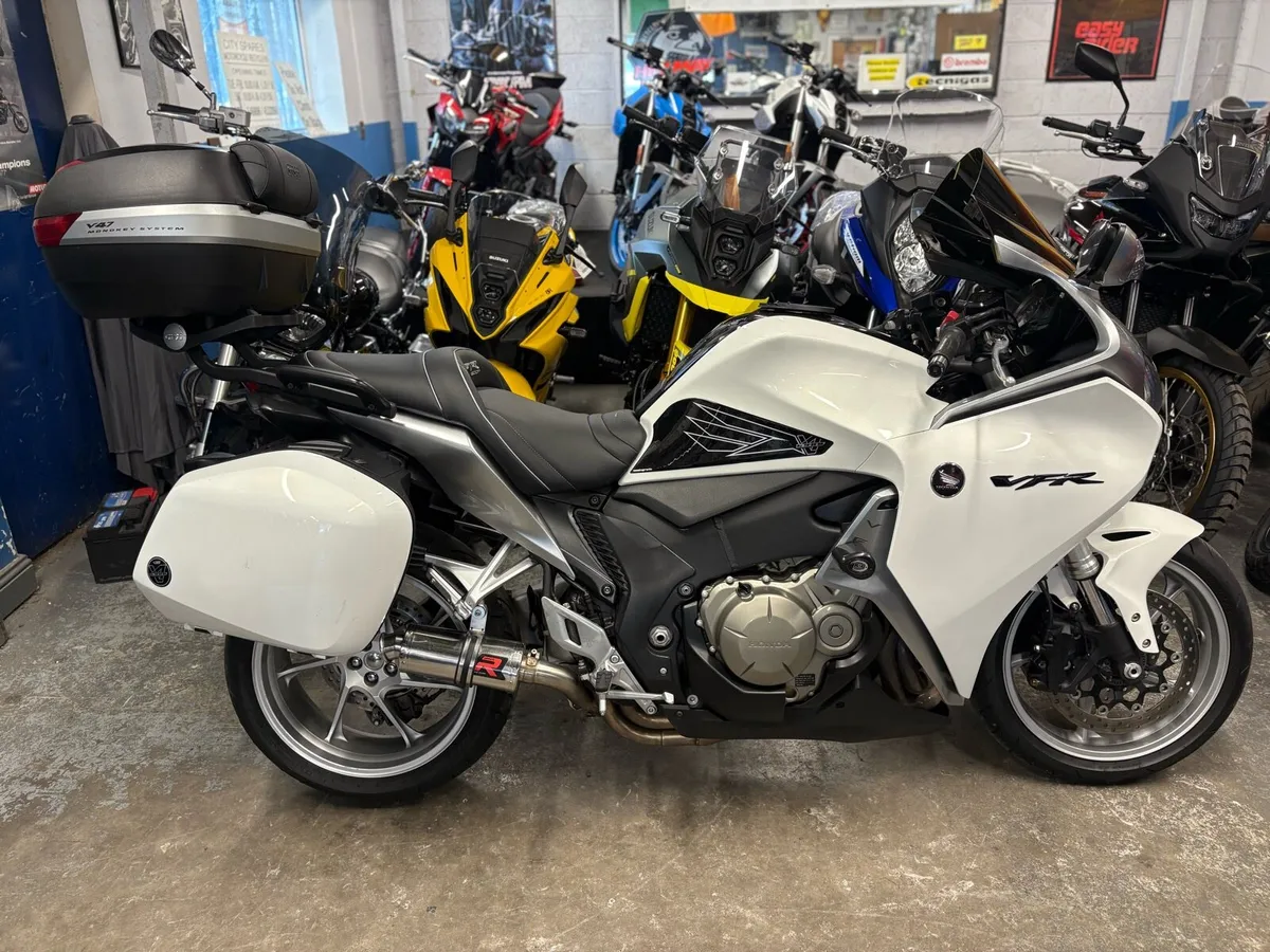 2010 Honda VFR1200 - Image 1