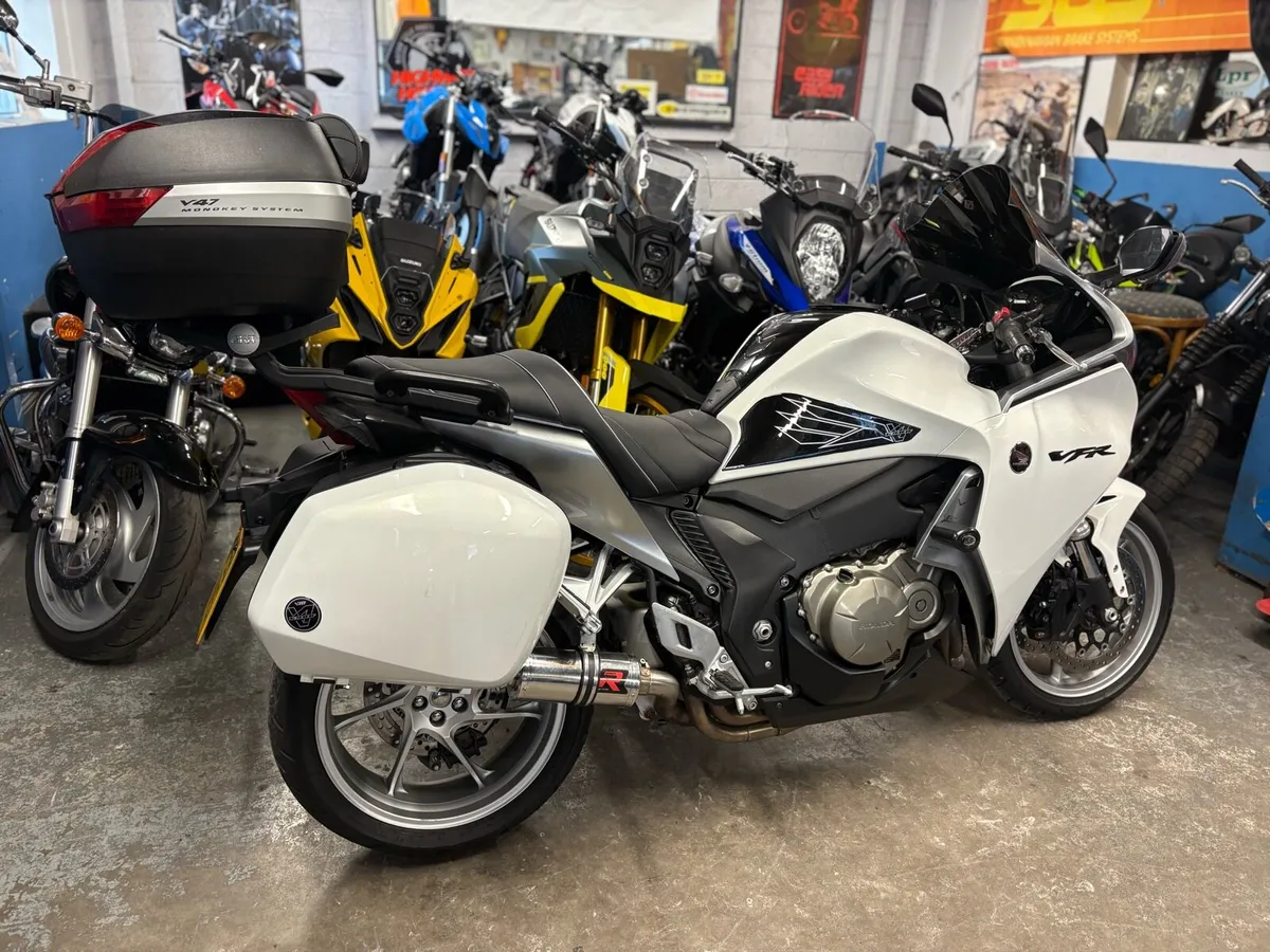2010 Honda VFR1200 - Image 3