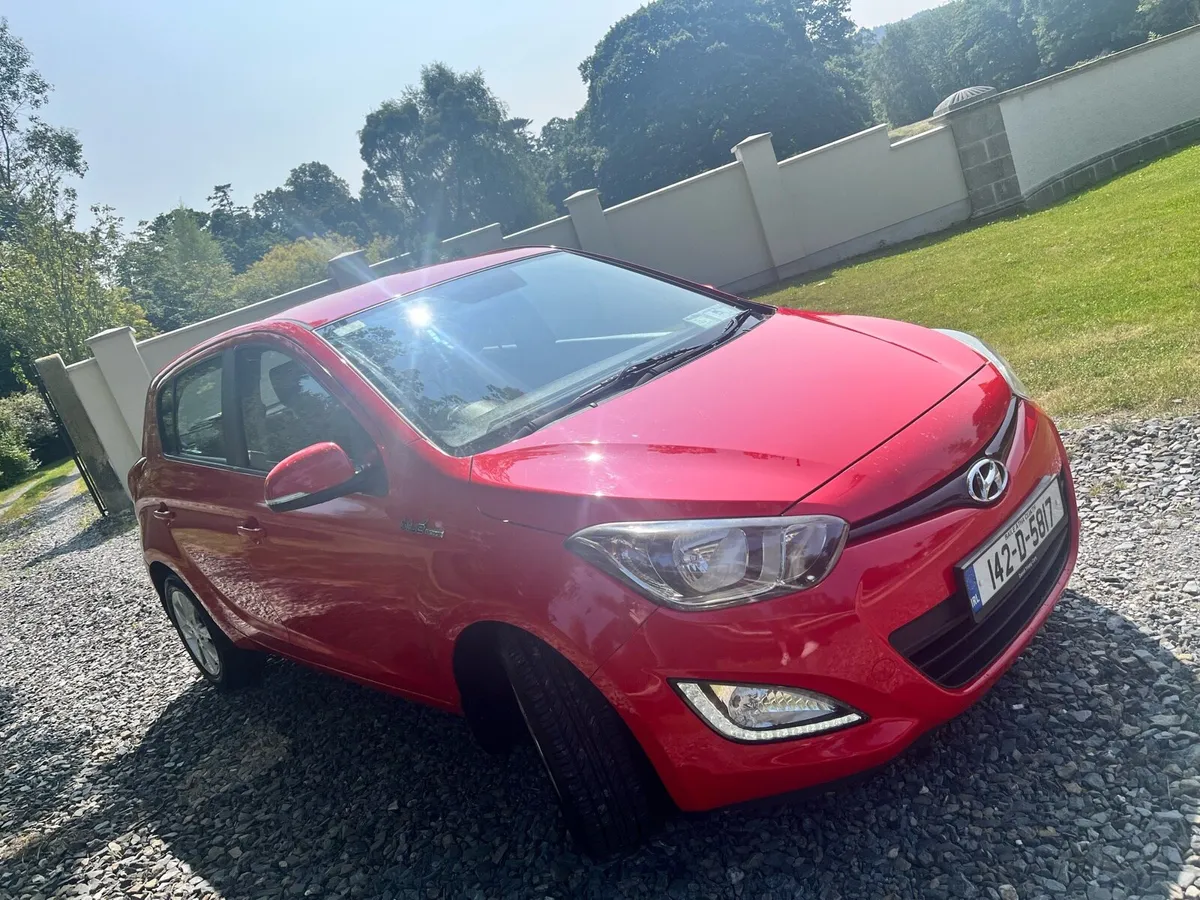 Hyundai i20 premium 125,000km FULL YEAR NCT+TAXED - Image 4