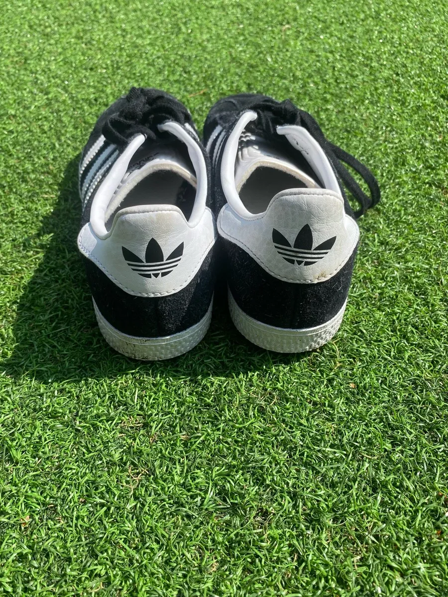 Adidas kids gazelle shoes - Image 2