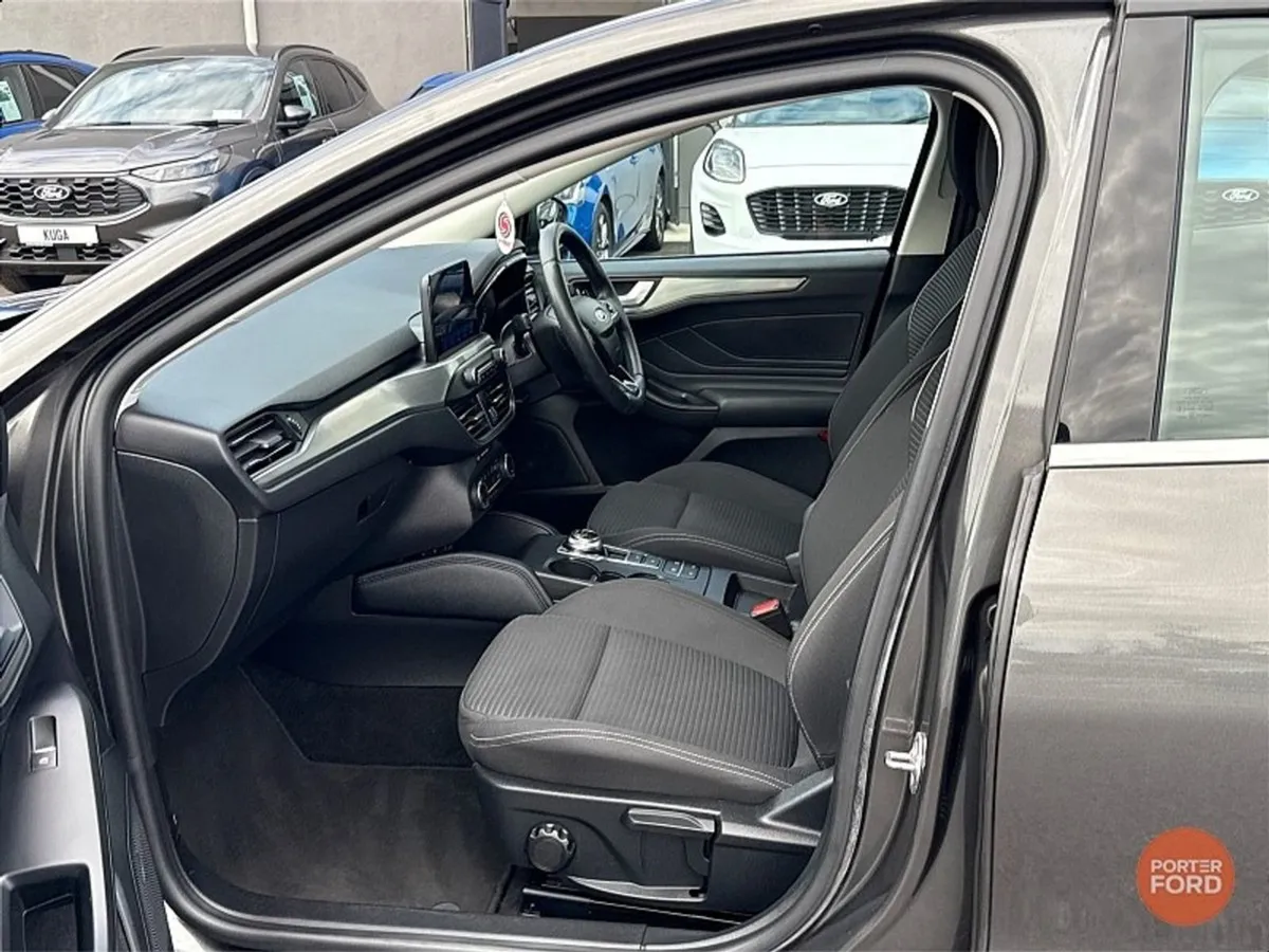 Ford Focus  auto  1.0t Titan EDT 125PS - Image 4