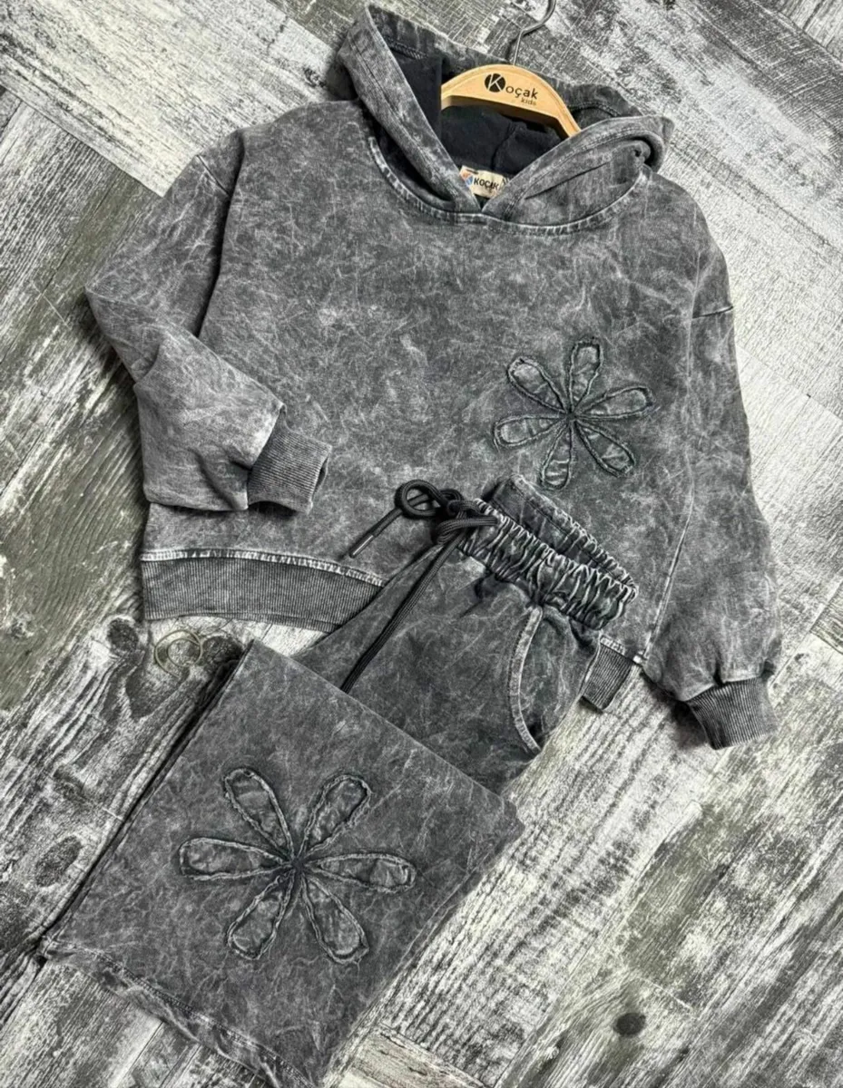 Kids clothes