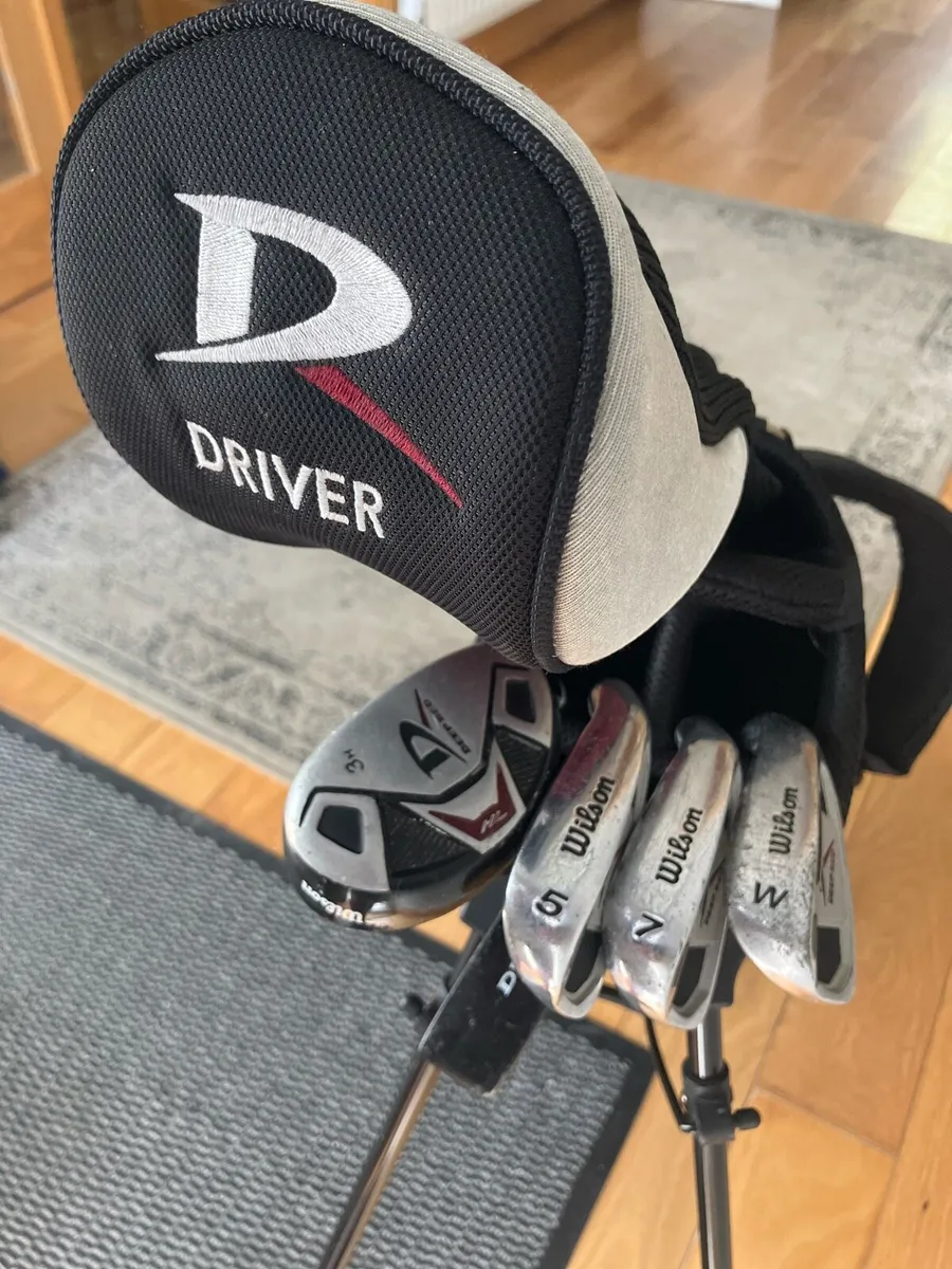 Wilson Deep Red Junior Golf Set and Bag - Image 3