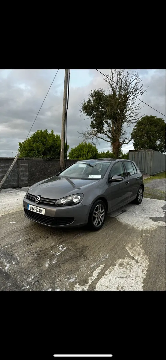 2009 Volkswagen Golf - Image 1