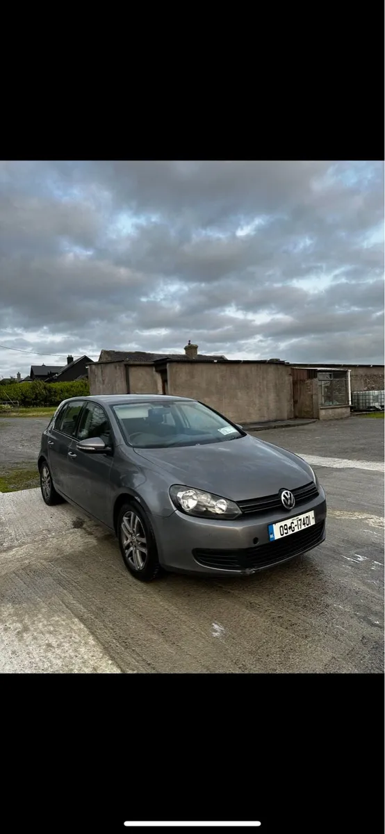 2009 Volkswagen Golf - Image 3