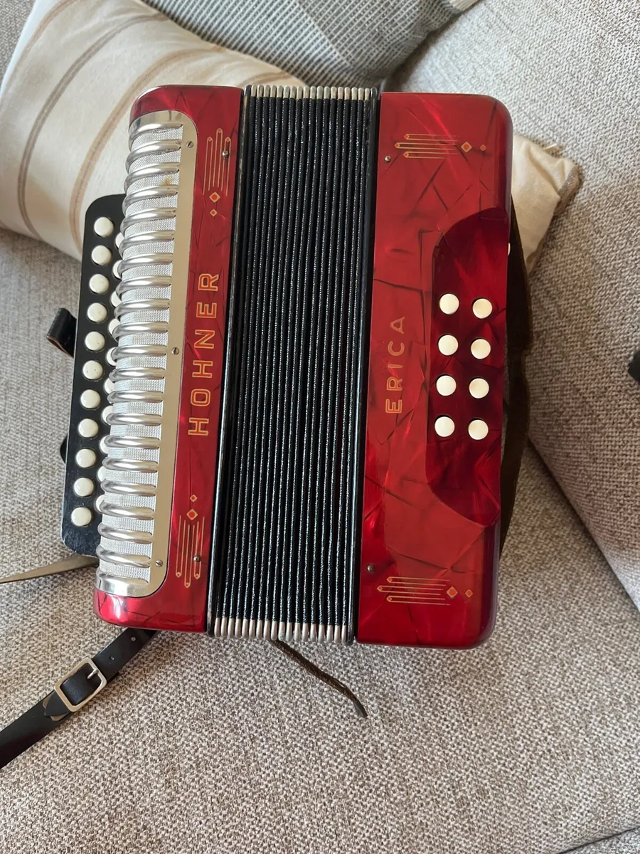 Hohner Erica button accordion - Image 1